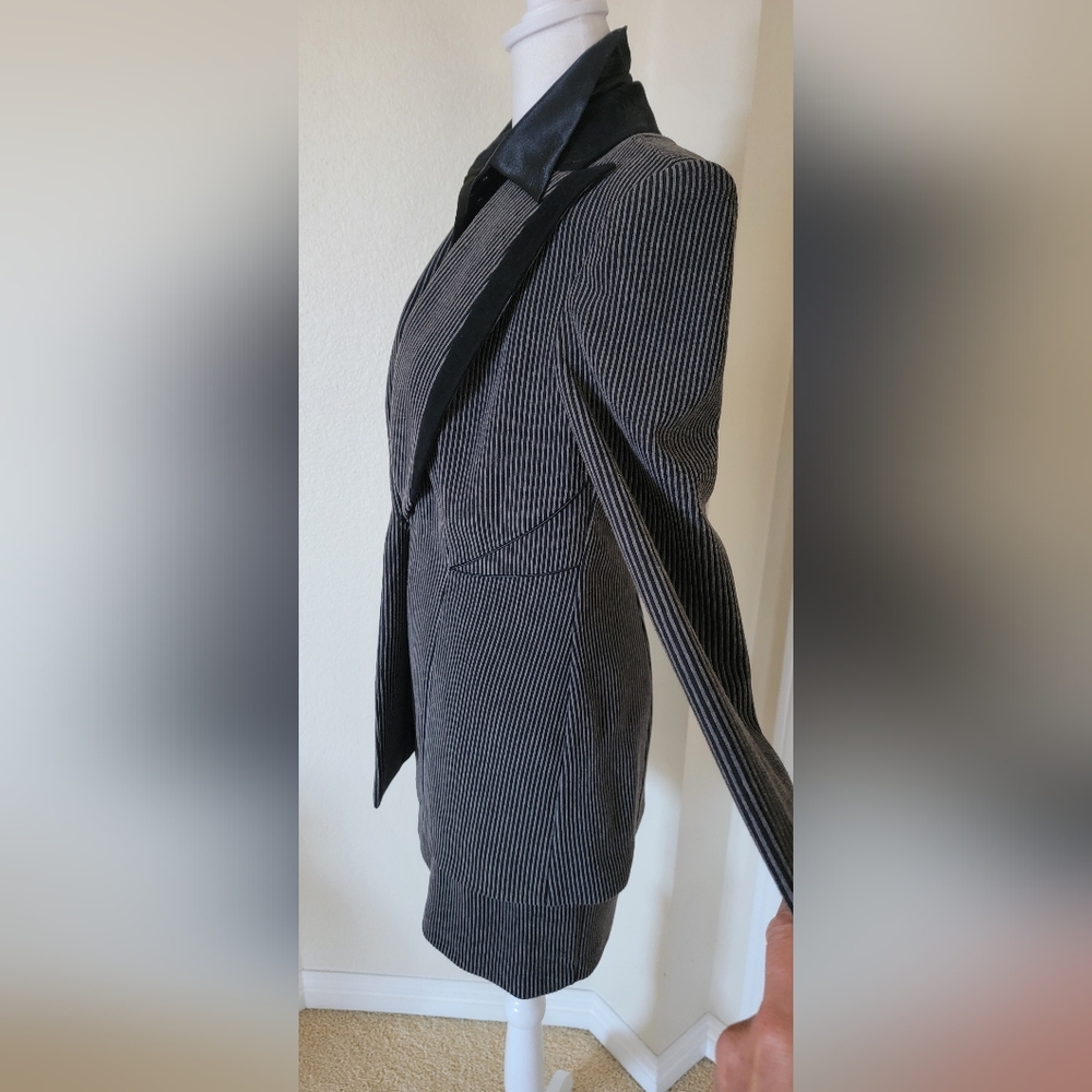 Tom Klaim Detachable Collar Suite, size 8. - Picture 3 of 6